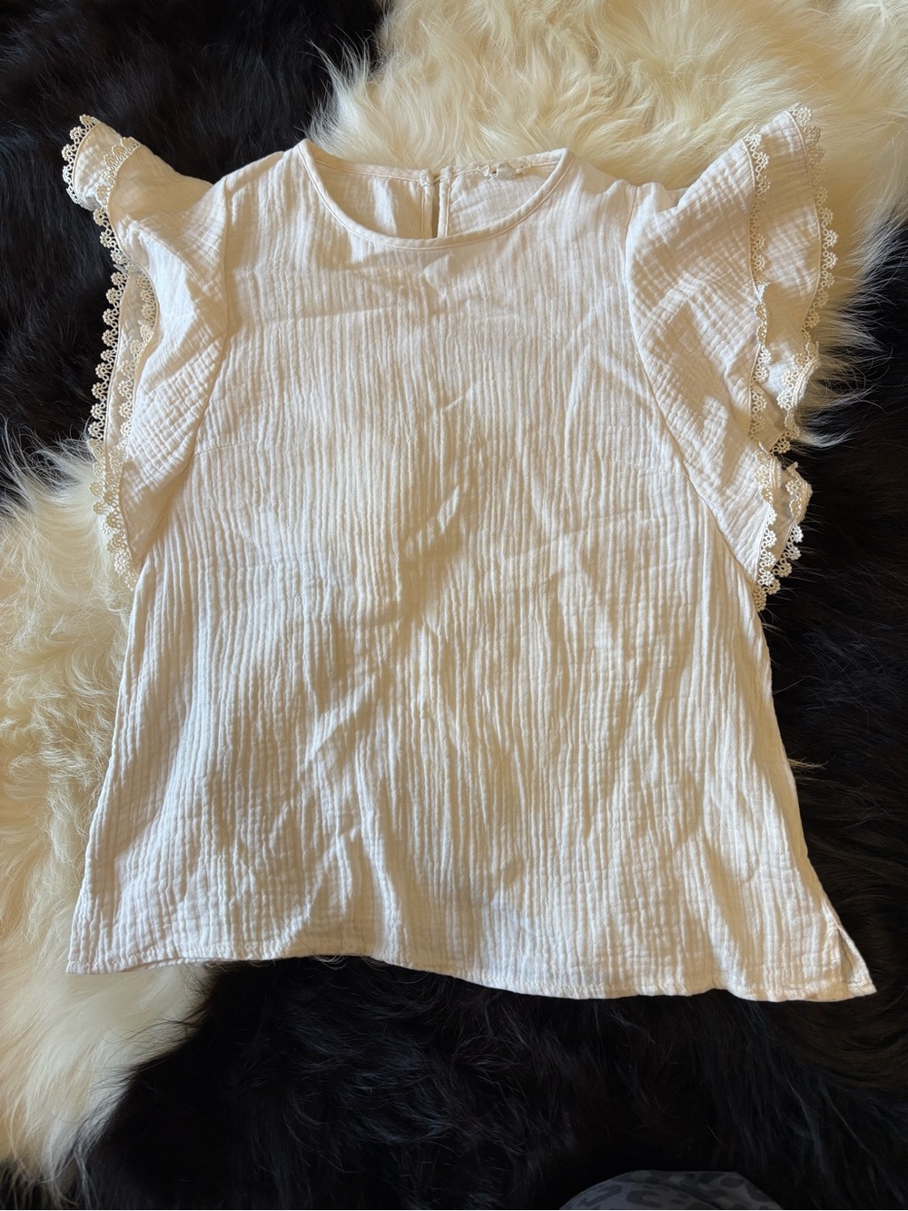 Hem & Thread Cream Lightweight Scoop Neck Top